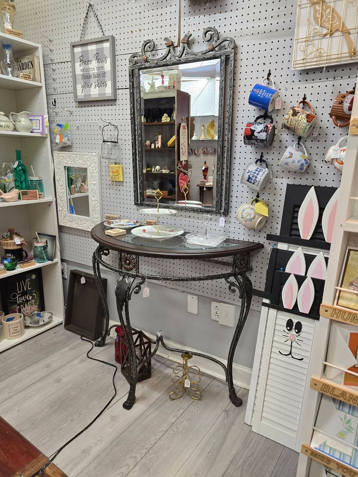 Read more about the article Booth 78’s Showstopper Find Won’t Last Long