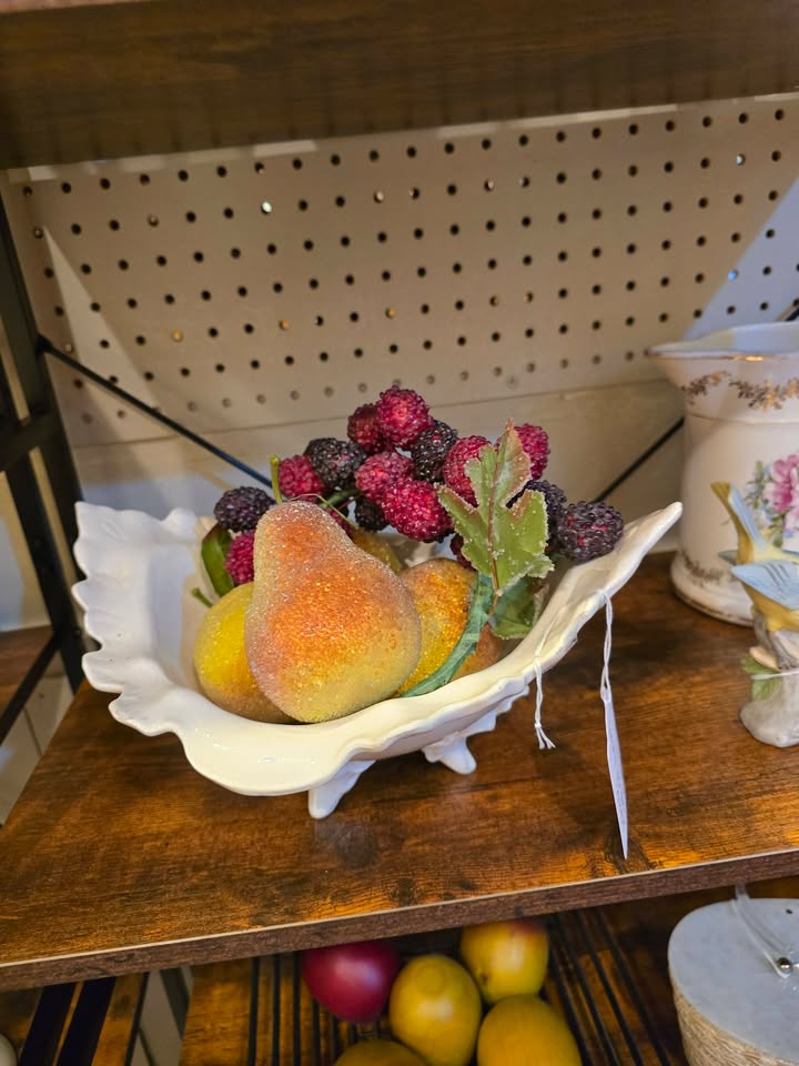 Read more about the article Thursday Treasure Hunt: Retro Finds You’ll Love